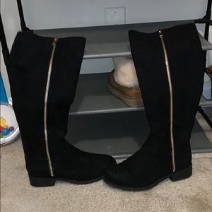 Black High Knee Boots